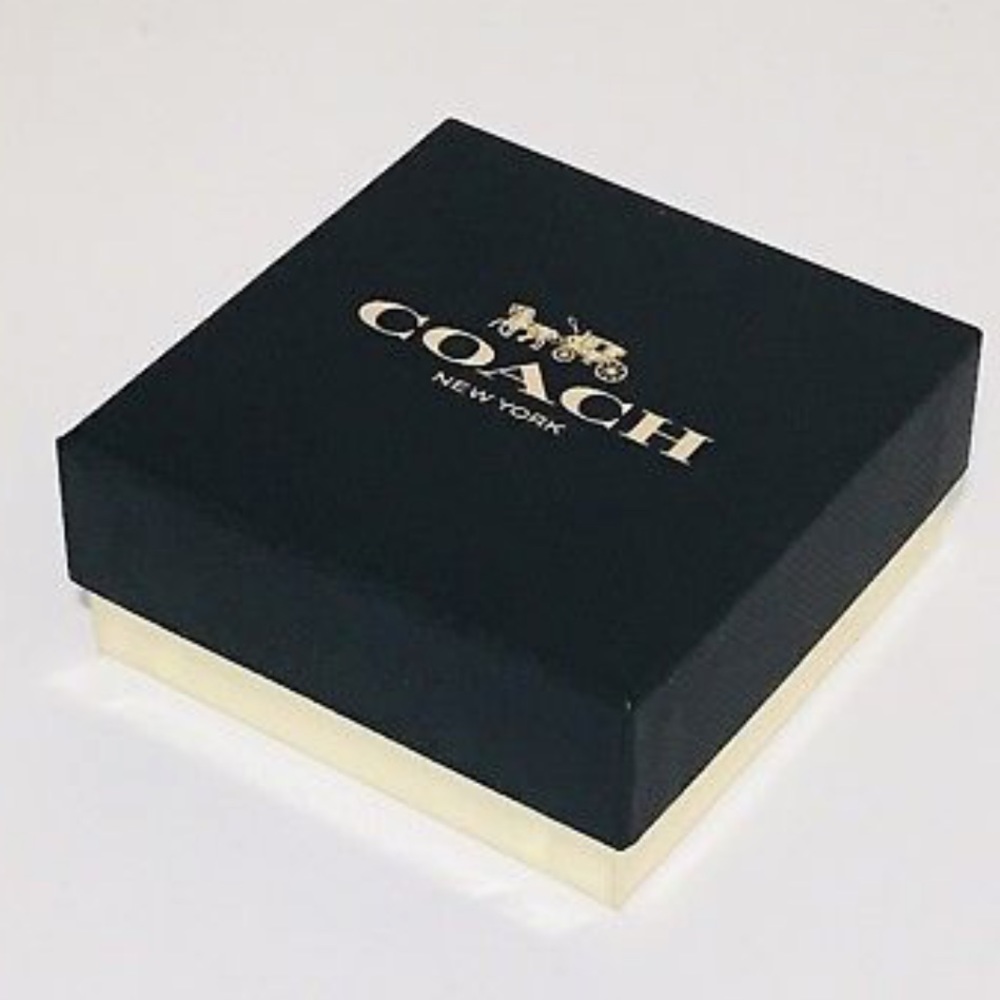 Sold Coach Gold Tone Open Circle Necklace and - Picture 4 of 5